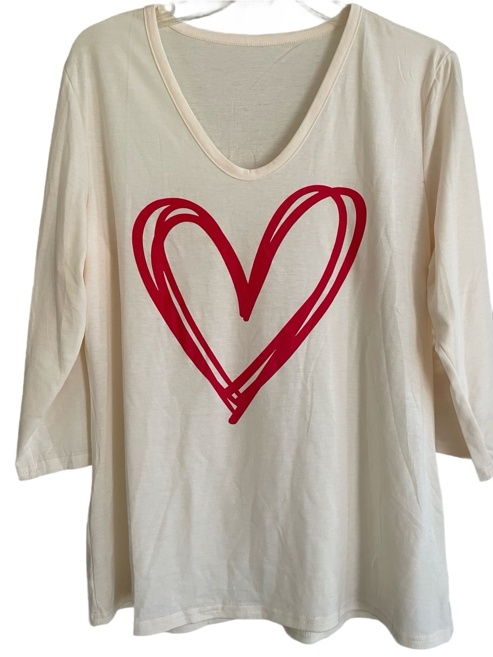 NWOT Ivory 3/4 Length Sleeve Top with Red Heart Graphic, Size L